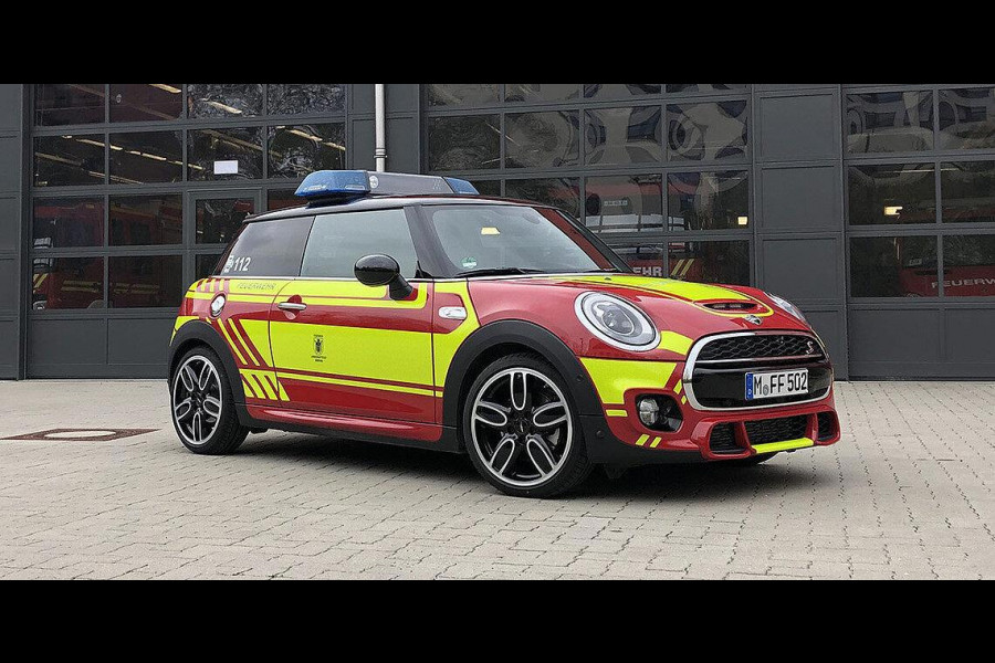MINI Cooper S 2.0 | Chili Serious Business | JCW Optiek | Harman/Kardon | Kuipstoelen | Camera | Keyless Entry