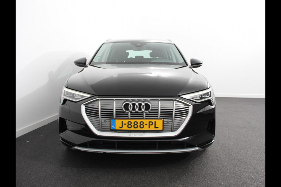 Audi e-tron e-tron 50 quattro Launch edition Navigatie Climate Control Parkeer Sensoren Lichtmetalen velgen