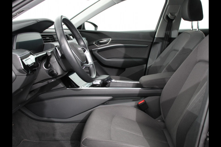 Audi e-tron e-tron 50 quattro Launch edition Navigatie Climate Control Parkeer Sensoren Lichtmetalen velgen