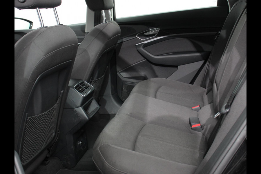 Audi e-tron e-tron 50 quattro Launch edition Navigatie Climate Control Parkeer Sensoren Lichtmetalen velgen