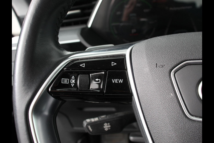 Audi e-tron e-tron 50 quattro Launch edition Navigatie Climate Control Parkeer Sensoren Lichtmetalen velgen