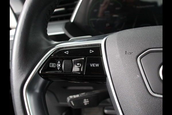 Audi e-tron e-tron 50 quattro Launch edition Navigatie Climate Control Parkeer Sensoren Lichtmetalen velgen
