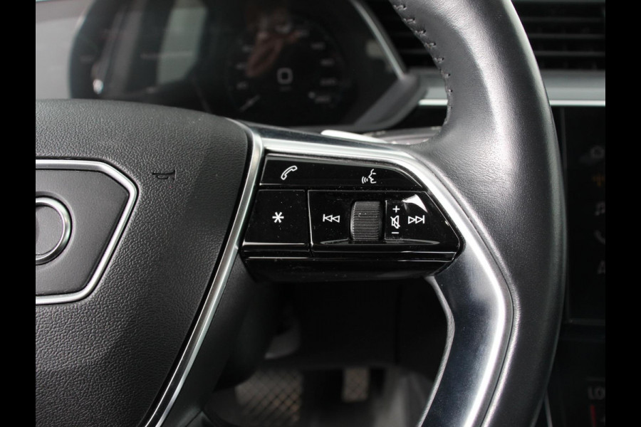 Audi e-tron e-tron 50 quattro Launch edition Navigatie Climate Control Parkeer Sensoren Lichtmetalen velgen