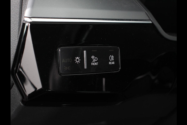 Audi e-tron e-tron 50 quattro Launch edition Navigatie Climate Control Parkeer Sensoren Lichtmetalen velgen