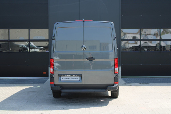 Volkswagen Crafter 35 2.0 TDI L3H2 177pk - Facelift - 2x Schuifdeur - Navigatie - LED - Geveerde stoel - Virtual cockpit - Camera - Verwarmd stuur
