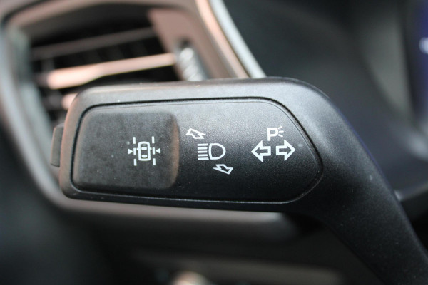 Ford Kuga 2.5 FHEV Titanium | Navigatie | Camera | Cruise Control | Lichtmetalen velgen