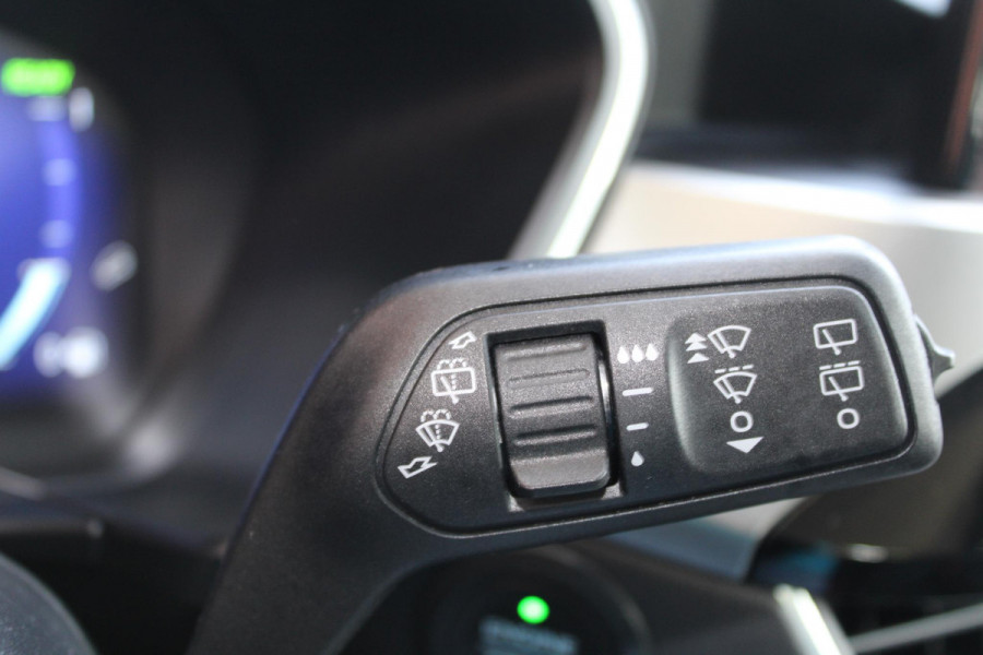 Ford Kuga 2.5 FHEV Titanium | Navigatie | Camera | Cruise Control | Lichtmetalen velgen