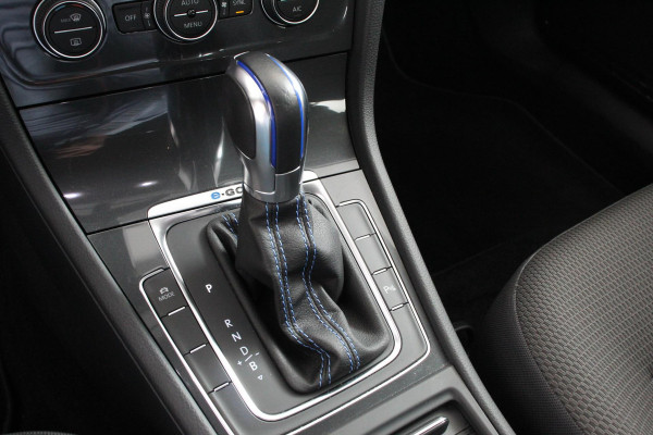 Volkswagen e-Golf Navigatie Climate Control Cruise Control Lichtmetalen velgen 17" Parkeer Sensoren V+A