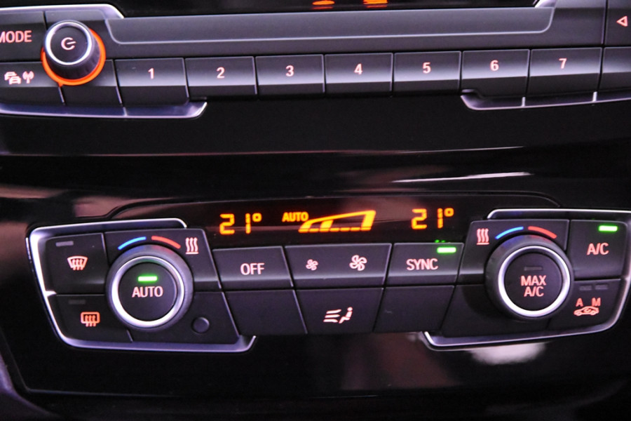 BMW X1 sDrive18i *1ste Eigenaar*Navigatie*Trekhaak*Carplay*