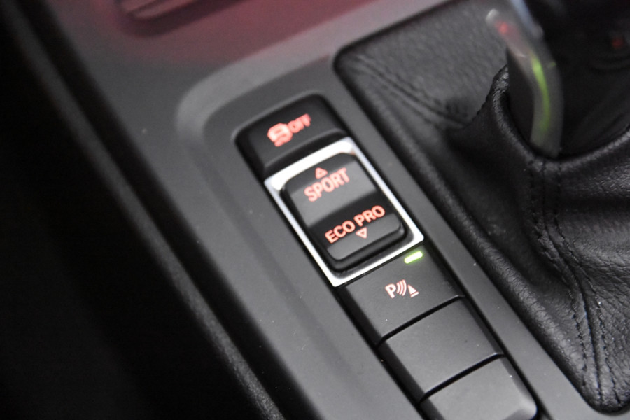 BMW X1 sDrive18i *1ste Eigenaar*Navigatie*Trekhaak*Carplay*