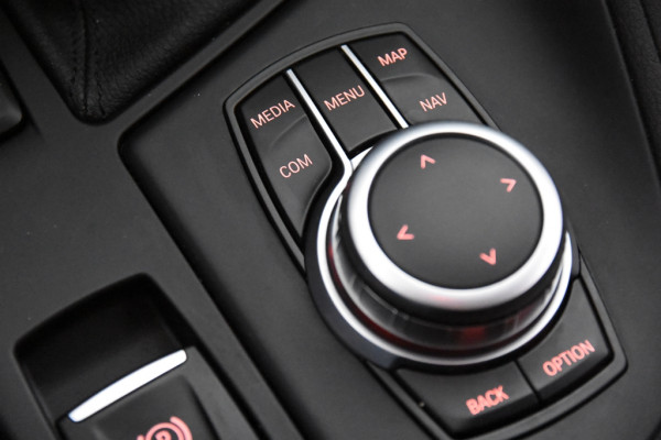 BMW X1 sDrive18i *1ste Eigenaar*Navigatie*Trekhaak*Carplay*