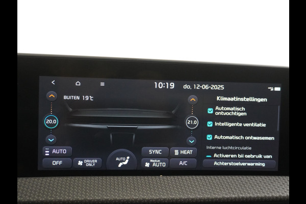Kia Ev6 Plus 77.4kWh Leer Warmtepomp 20"Apple Carplay Android Auto Adap. Cruise Camera Navi Ecc Stoel(+Geventileerd)+Bank+Stuur-Verwarmd Elek.Achterklep Led Regen-Lichtsensor Verkeersbord detectie Connected Services Bluetooth Uitparkeer waarschuwing Rijstrooksensor met correctie 1e Eigenaar Origineel Nederlandse Auto Dealer Onderhouden tot 233kw DC en 11kw AC laden