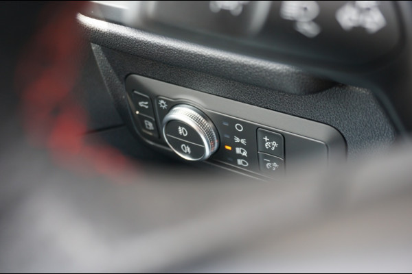 Ford Kuga PHEV ST-Line X AUTOMAAT B&O AUDIO | WEGKLAP. TREKHAAK | DODEHOEK VERKOCHT