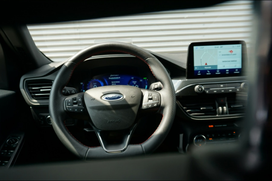 Ford Kuga PHEV ST-Line X AUTOMAAT B&O AUDIO | WEGKLAP. TREKHAAK | DODEHOEK VERKOCHT
