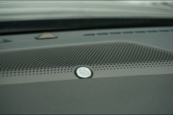 Ford Kuga PHEV ST-Line X AUTOMAAT B&O AUDIO | WEGKLAP. TREKHAAK | DODEHOEK VERKOCHT