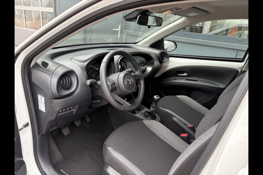 Toyota Aygo X 1.0 VVT-i 73pk Play 5-drs. CAMERA/ADAPT.CRUISE/CARPLAY/AIRCO