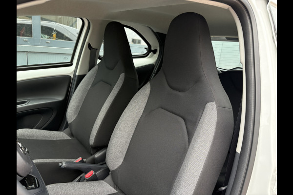 Toyota Aygo X 1.0 VVT-i 73pk Play 5-drs. CAMERA/ADAPT.CRUISE/CARPLAY/AIRCO