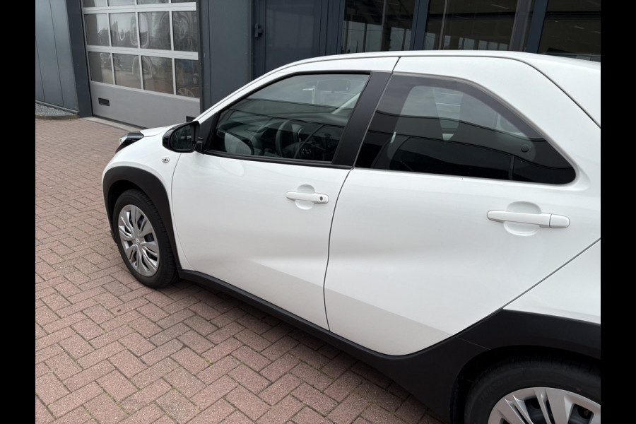 Toyota Aygo X 1.0 VVT-i 73pk Play 5-drs. CAMERA/ADAPT.CRUISE/CARPLAY/AIRCO