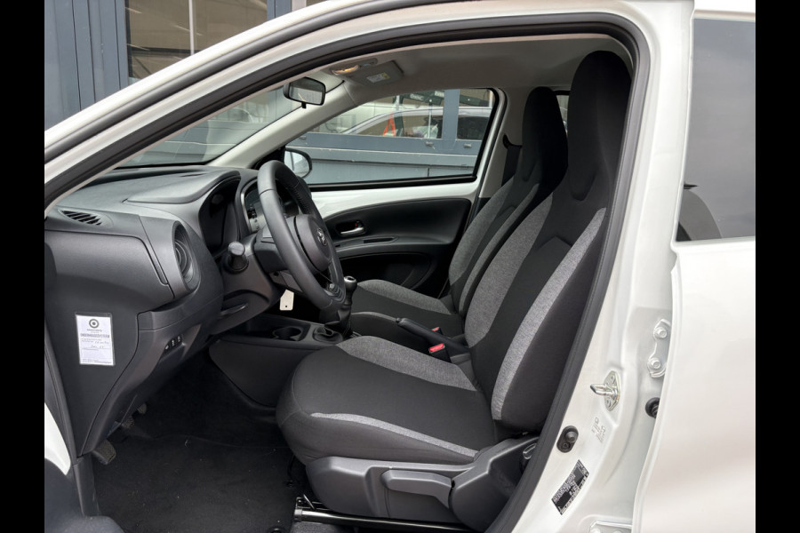 Toyota Aygo X 1.0 VVT-i 73pk Play 5-drs. CAMERA/ADAPT.CRUISE/CARPLAY/AIRCO