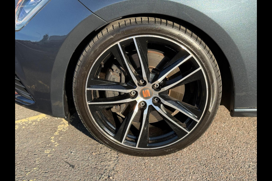 Seat Leon 2.0 TSI CUPRA | Virtual | Pano | ACC | Beats
