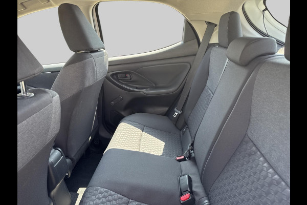 Toyota Yaris 1.5 Hybrid Active  | navigatie | Apple Carplay/Android Auto | adaptive cruise control | climate control | achteruitrijcamera | NL auto