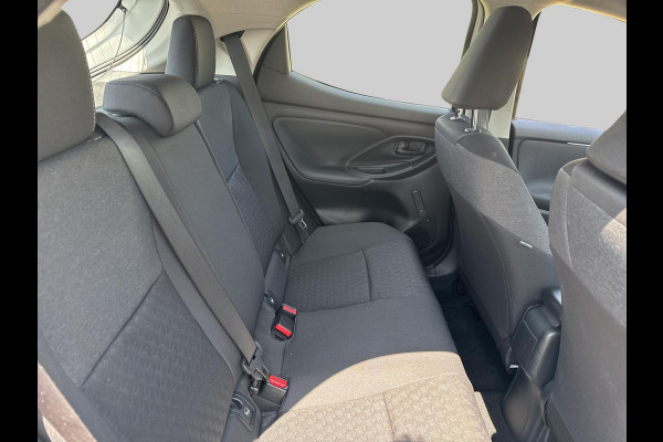 Toyota Yaris 1.5 Hybrid Active  | navigatie | Apple Carplay/Android Auto | adaptive cruise control | climate control | achteruitrijcamera | NL auto
