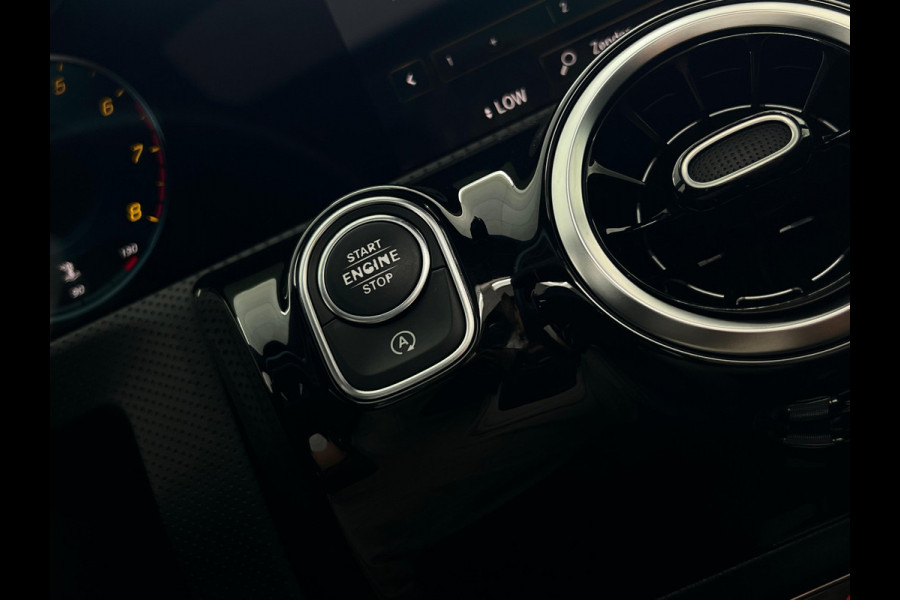 Mercedes-Benz A-Klasse 200 Business Solution AMG NL-AUTO | PANO | AMG PAKKET