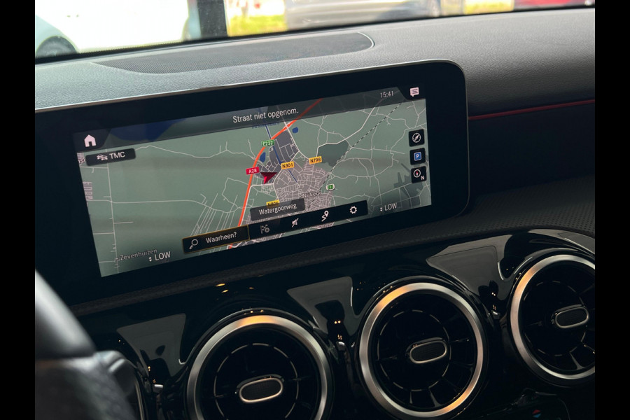 Mercedes-Benz A-Klasse 200 Business Solution AMG NL-AUTO | PANO | AMG PAKKET