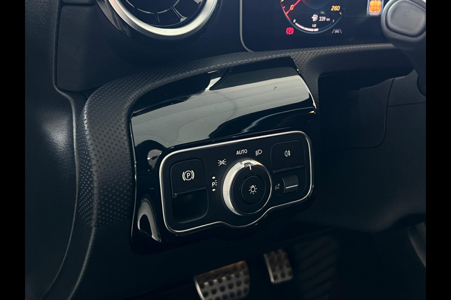 Mercedes-Benz A-Klasse 200 Business Solution AMG NL-AUTO | PANO | AMG PAKKET
