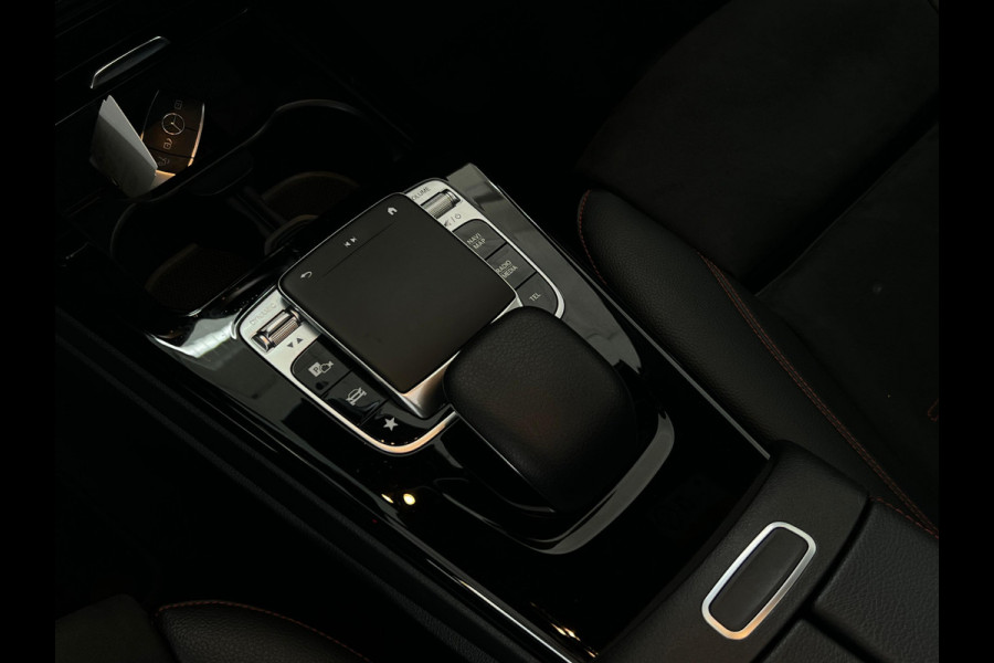 Mercedes-Benz A-Klasse 200 Business Solution AMG NL-AUTO | PANO | AMG PAKKET