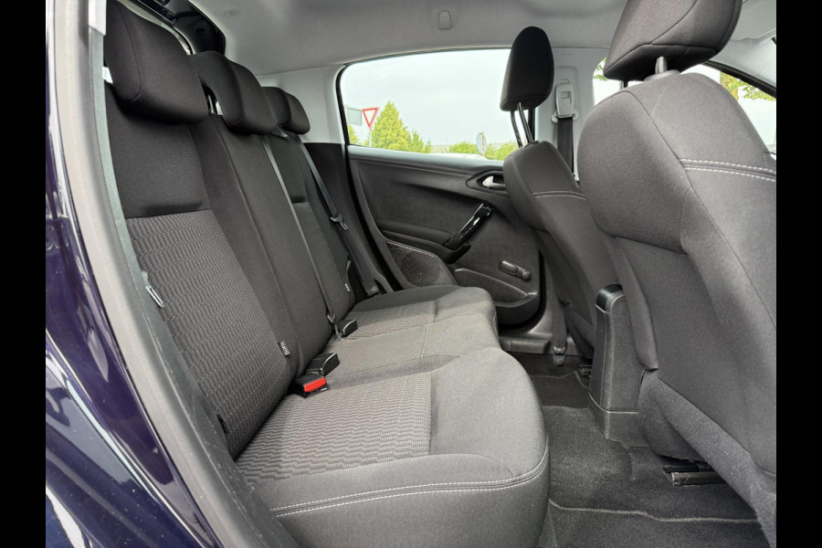 Peugeot 208 1.2 PureTech Blue Lion 2e Eigenaar,Navi,Airco,Cruise,Trekhaak,5 Deurs,Pdc,Weinig km,Zeer Zuinig,Apk tot 07-2026