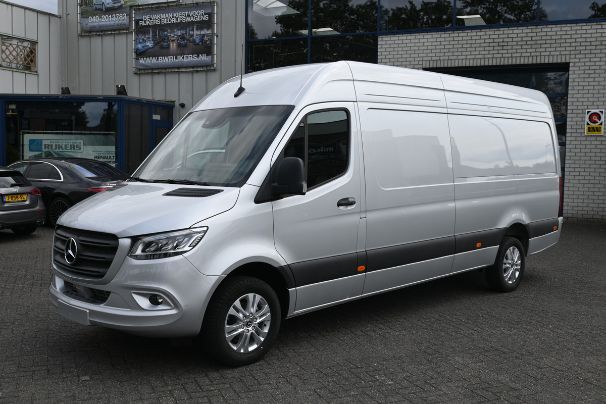 Mercedes-Benz Sprinter 319 CDI L3H2 Vele opties 3500 kg Trekhaak, MBUX 10.25, Distronic, LED Mercedes-Benz Sprinter 319 CDI L3H2 Vele opties 3500 kg Trekhaak, MBUX 10.25, Distronic, LED