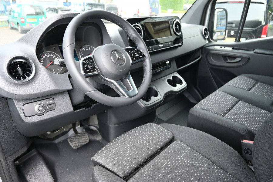 Mercedes-Benz Sprinter 319 CDI L3H2 Vele opties 3500 kg Trekhaak, MBUX 10.25, Distronic, LED