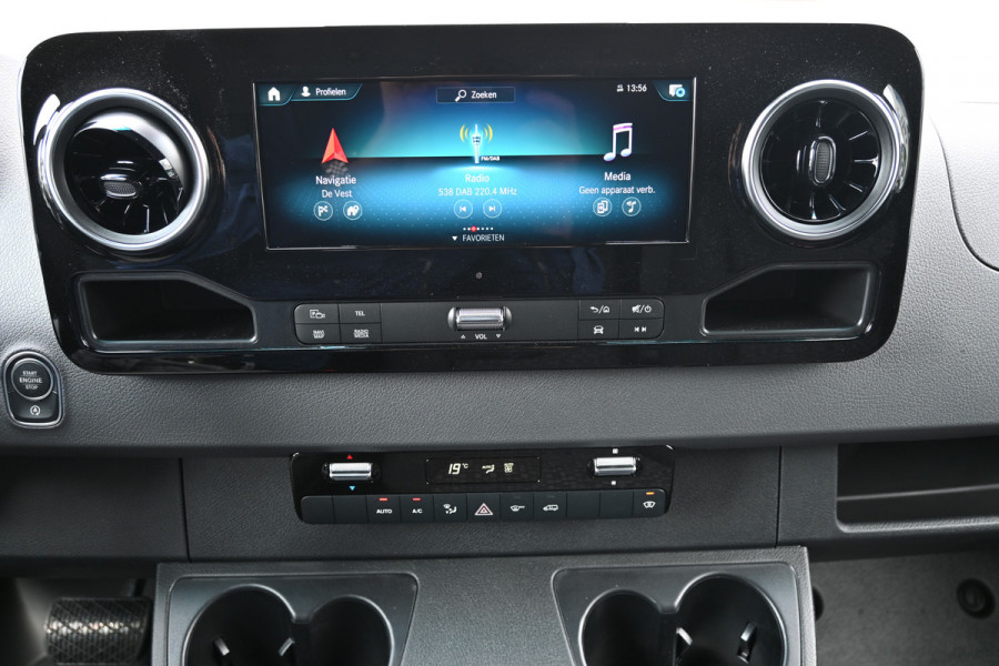 Mercedes-Benz Sprinter 319 CDI L3H2 Vele opties 3500 kg Trekhaak, MBUX 10.25, Distronic, LED