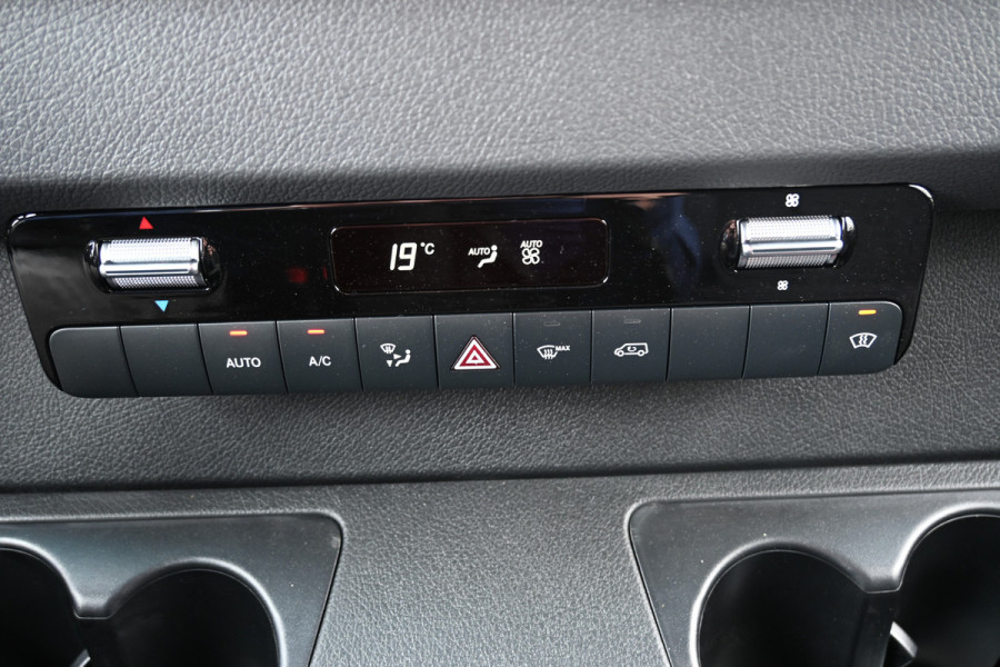 Mercedes-Benz Sprinter 319 CDI L3H2 Vele opties 3500 kg Trekhaak, MBUX 10.25, Distronic, LED
