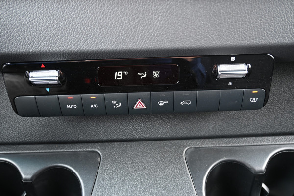 Mercedes-Benz Sprinter 319 CDI L3H2 Vele opties 3500 kg Trekhaak, MBUX 10.25, Distronic, LED