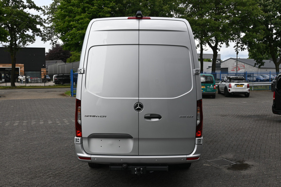 Mercedes-Benz Sprinter 319 CDI L3H2 Vele opties 3500 kg Trekhaak, MBUX 10.25, Distronic, LED