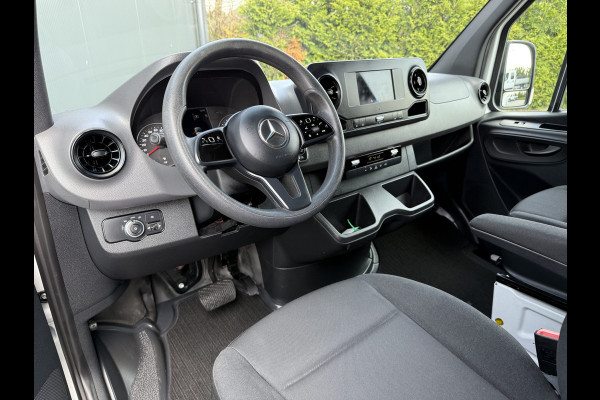Mercedes-Benz Sprinter 211 CDI / AUTOMAAT / L1H1 / TREKHAAK / INRICHTING / CAMERA / AIRCO / 1e EIG.