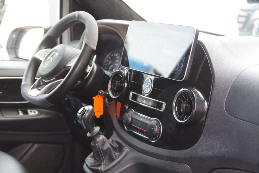 Mercedes-Benz Vito L2 150PK 3-ZITS, LED, TREKHAAK, CAMERA, ALCANTARA HEMEL, CRUISE, AIRCO, DIAMONT GRILLE, 20'' LM WIELEN