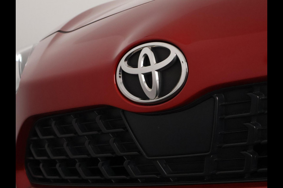 Toyota Yaris Cross 1.5 VVT-I First Edition Bi-Tone | 1e eigenaar | Navigatie | Camera | BearLock |