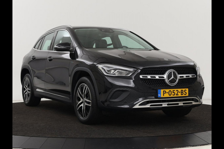 Mercedes-Benz GLA 250e Style | Stoelverwarming | Camera | Cruise control | Carplay | Widescreen | LMV 18 inch | Half leder | DAB+
