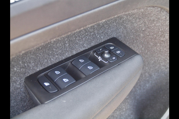 Volvo XC40 Recharge P8 AWD R-Design | Camera | Harman Kardon | Apple Carplay | Cruise Control |