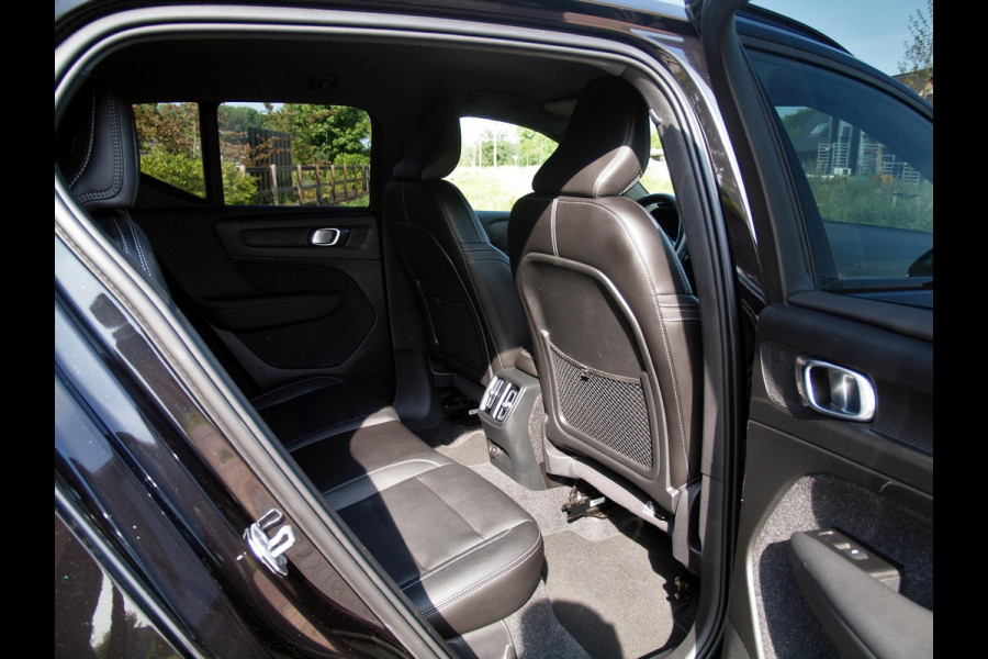 Volvo XC40 Recharge P8 AWD R-Design | Camera | Harman Kardon | Apple Carplay | Cruise Control |