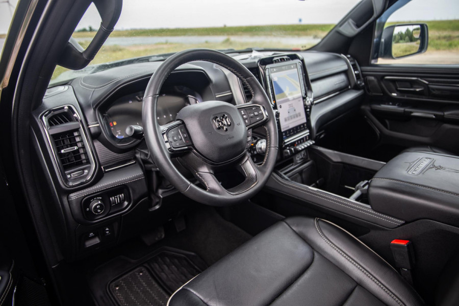 Dodge Ram 1500 5.7 V8 4x4 Crew Cab Limited BPM VRIJ / ALL IN PRIJS / PANO / KLEP / WIDE BODY / GARANTIE