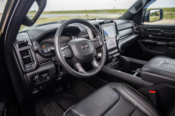 Dodge Ram 1500 5.7 V8 4x4 Crew Cab Limited BPM VRIJ / ALL IN PRIJS / PANO / KLEP / WIDE BODY / GARANTIE