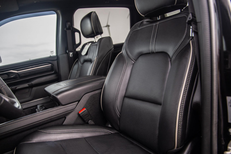Dodge Ram 1500 5.7 V8 4x4 Crew Cab Limited BPM VRIJ / ALL IN PRIJS / PANO / KLEP / WIDE BODY / GARANTIE