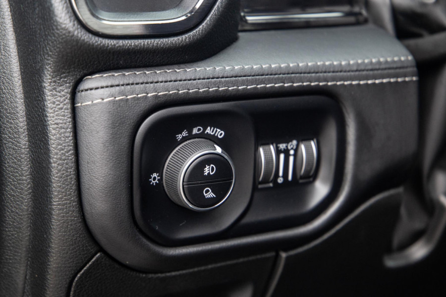 Dodge Ram 1500 5.7 V8 4x4 Crew Cab Limited BPM VRIJ / ALL IN PRIJS / PANO / KLEP / WIDE BODY / GARANTIE
