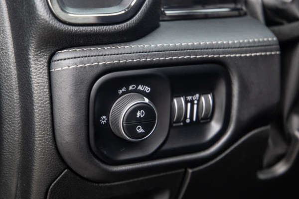 Dodge Ram 1500 5.7 V8 4x4 Crew Cab Limited BPM VRIJ / ALL IN PRIJS / PANO / KLEP / WIDE BODY / GARANTIE