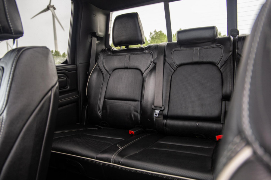 Dodge Ram 1500 5.7 V8 4x4 Crew Cab Limited BPM VRIJ / ALL IN PRIJS / PANO / KLEP / WIDE BODY / GARANTIE
