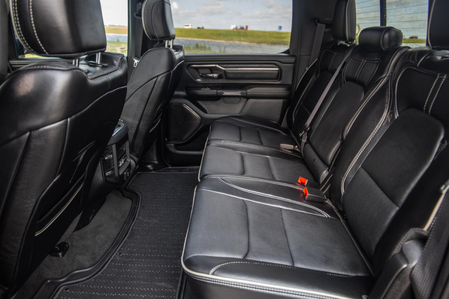 Dodge Ram 1500 5.7 V8 4x4 Crew Cab Limited BPM VRIJ / ALL IN PRIJS / PANO / KLEP / WIDE BODY / GARANTIE